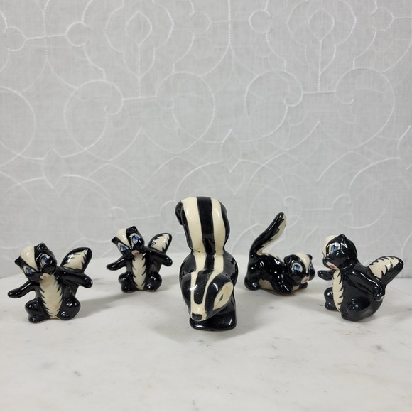 Rare Betty Harrington Skunks Ceramic Arts Wisconsin 3" Black White Set of 5 - Picture 1 of 16